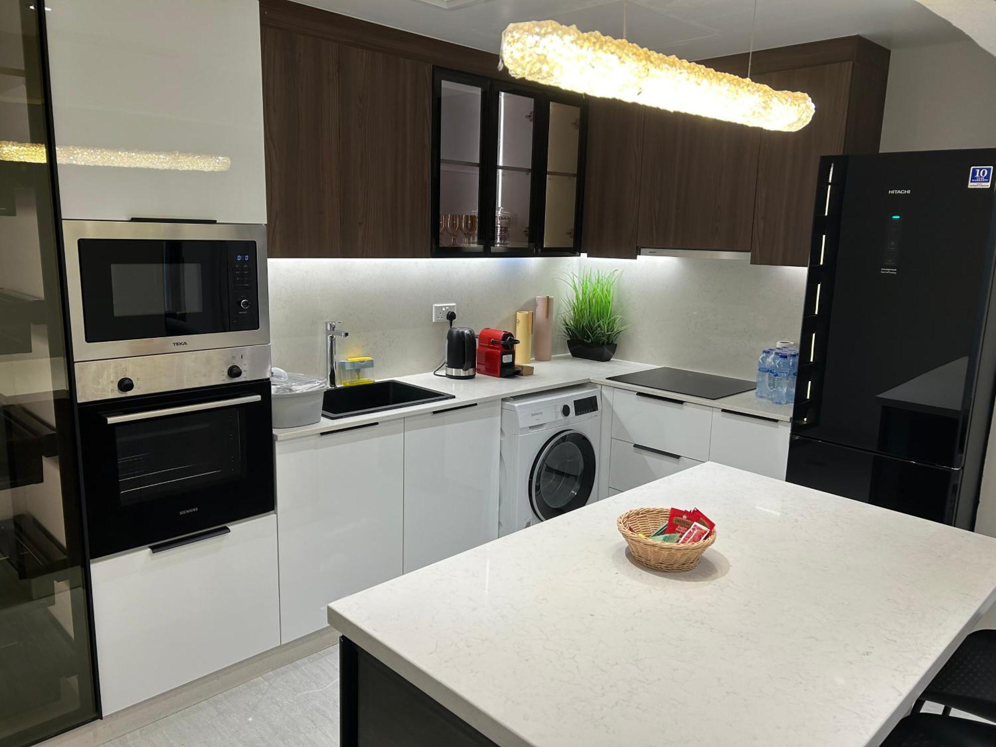 Appartement Usmans 4Bdrm Jbr Sadaf Next To Ritz Carlton Walk à Dubaï Extérieur photo