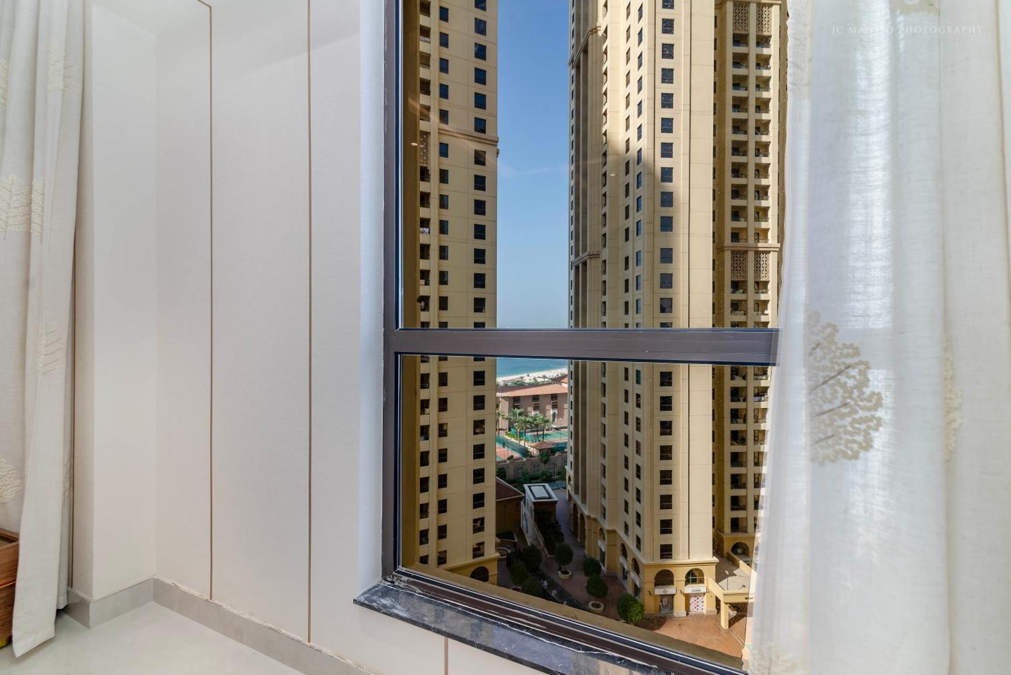 Appartement Usmans 4Bdrm Jbr Sadaf Next To Ritz Carlton Walk à Dubaï Extérieur photo
