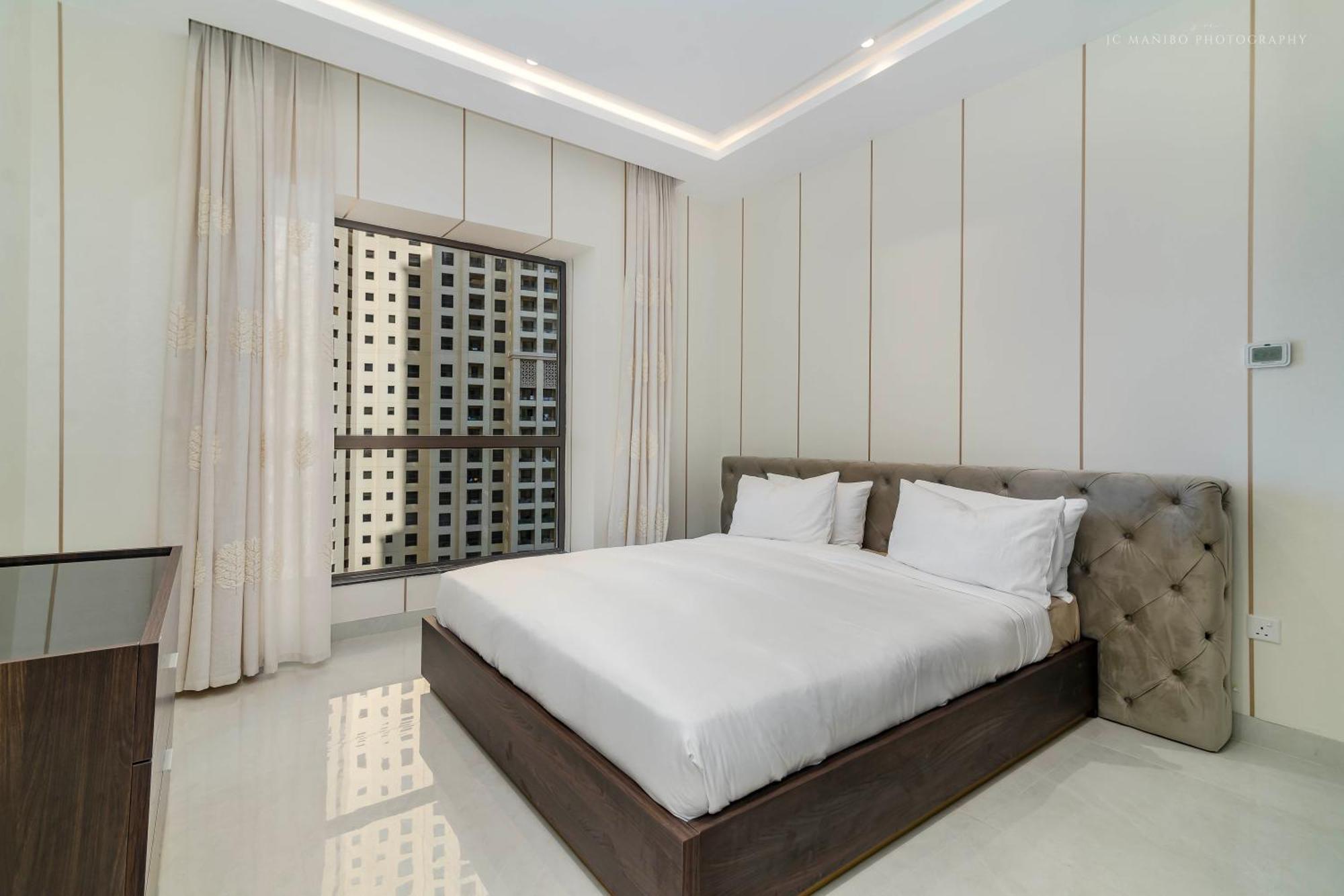 Appartement Usmans 4Bdrm Jbr Sadaf Next To Ritz Carlton Walk à Dubaï Extérieur photo