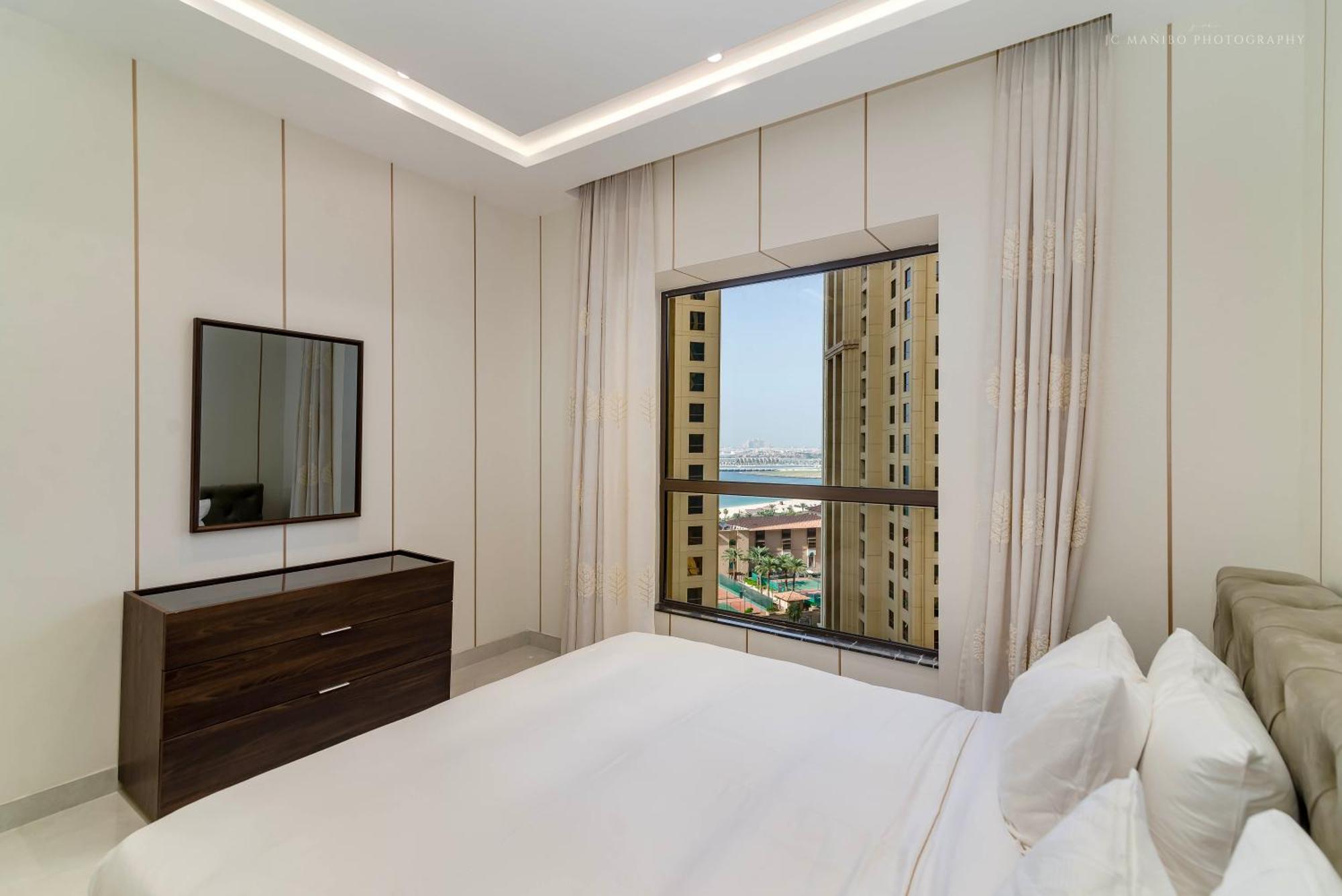Appartement Usmans 4Bdrm Jbr Sadaf Next To Ritz Carlton Walk à Dubaï Extérieur photo