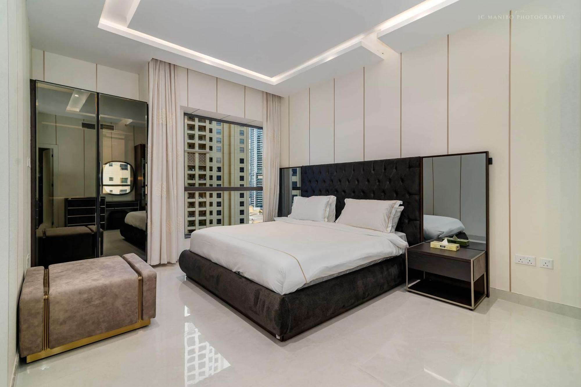 Appartement Usmans 4Bdrm Jbr Sadaf Next To Ritz Carlton Walk à Dubaï Extérieur photo