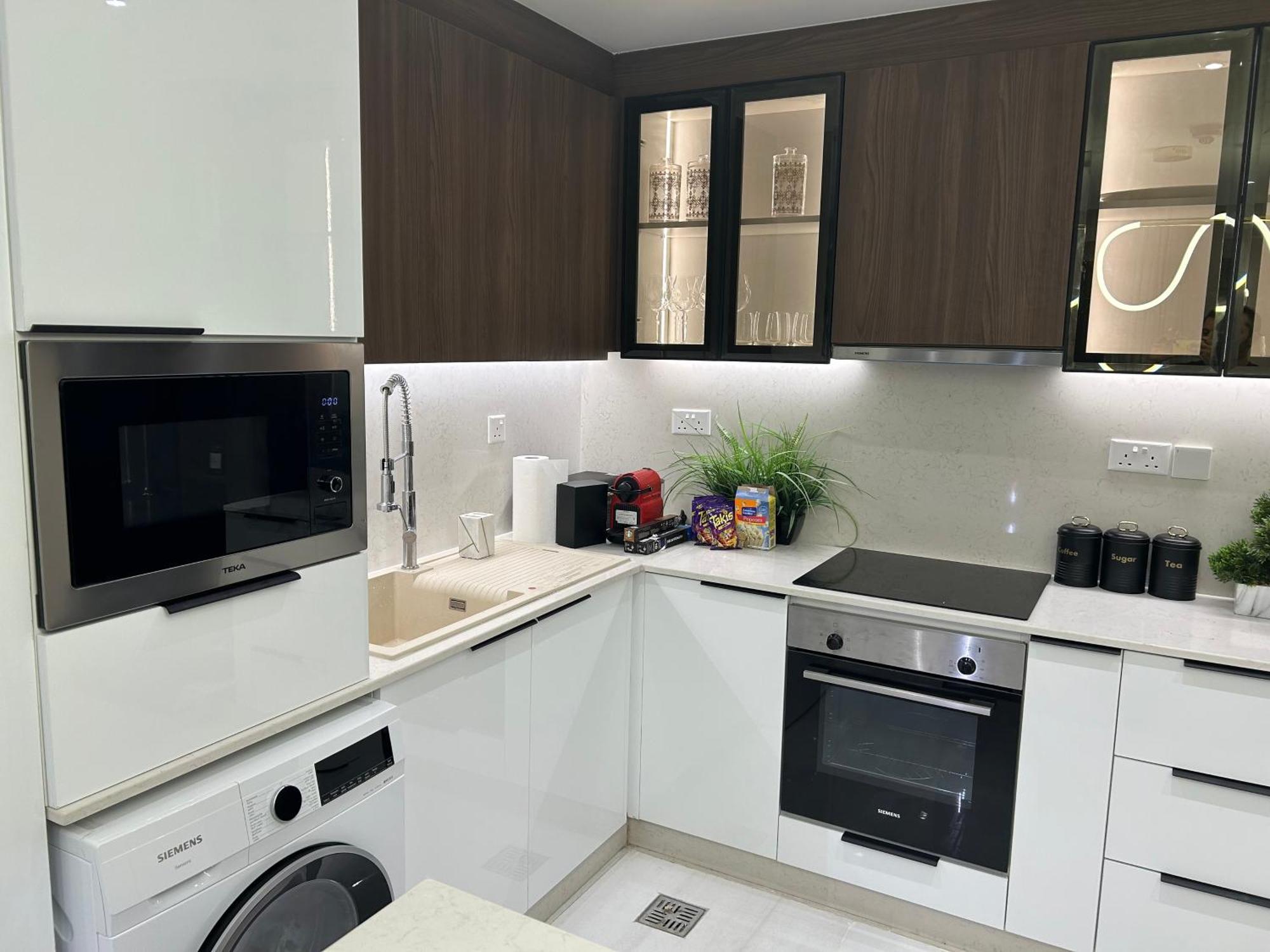 Appartement Usmans 4Bdrm Jbr Sadaf Next To Ritz Carlton Walk à Dubaï Extérieur photo